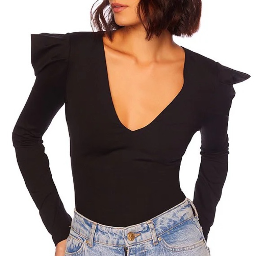 Susana Monaco pleated v neck onyx